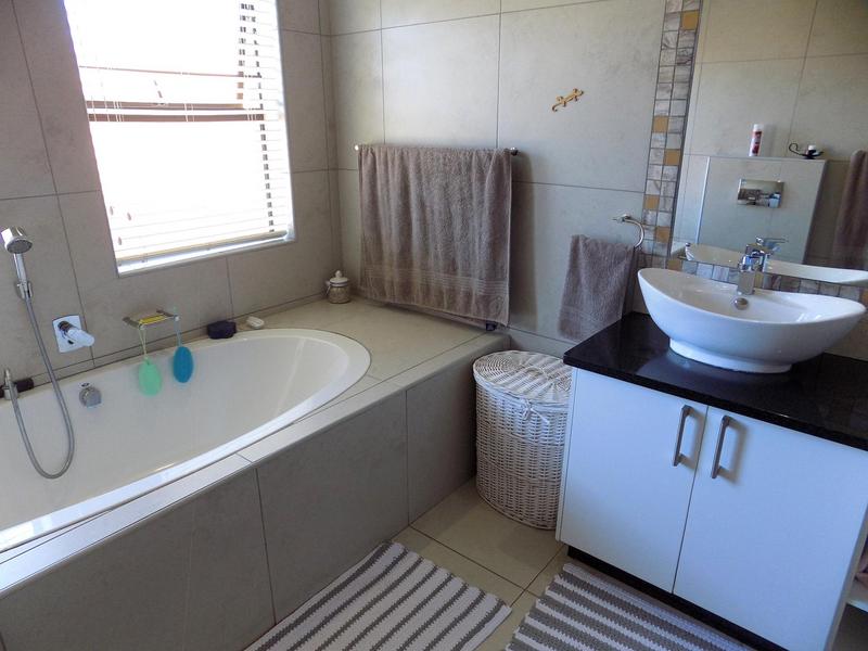 4 Bedroom Property for Sale in Monte Christo Western Cape